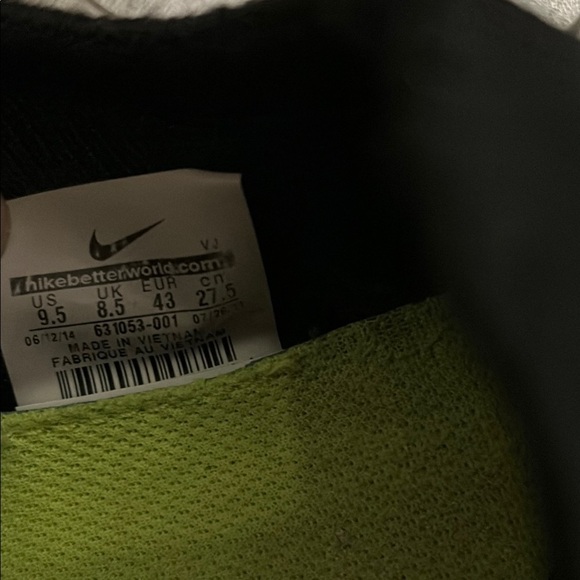 Nike Black Flyknit Sneakers - Picture 4 of 8